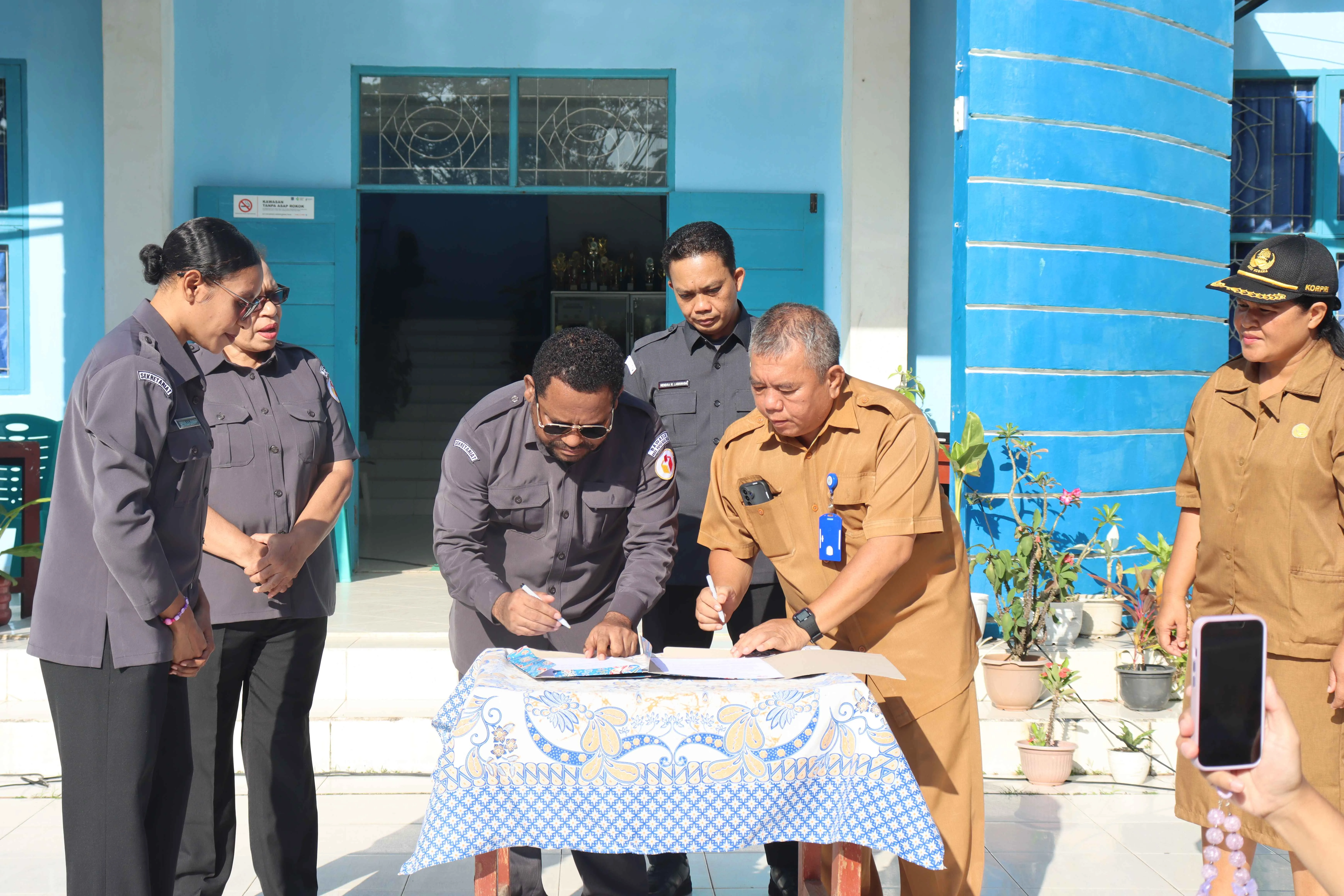 Penandatanganan Perjanjian Kerja sama antara Bawaslu Provinsi Papua Barat Daya dan SMK N 1 Kota Sorong - 1