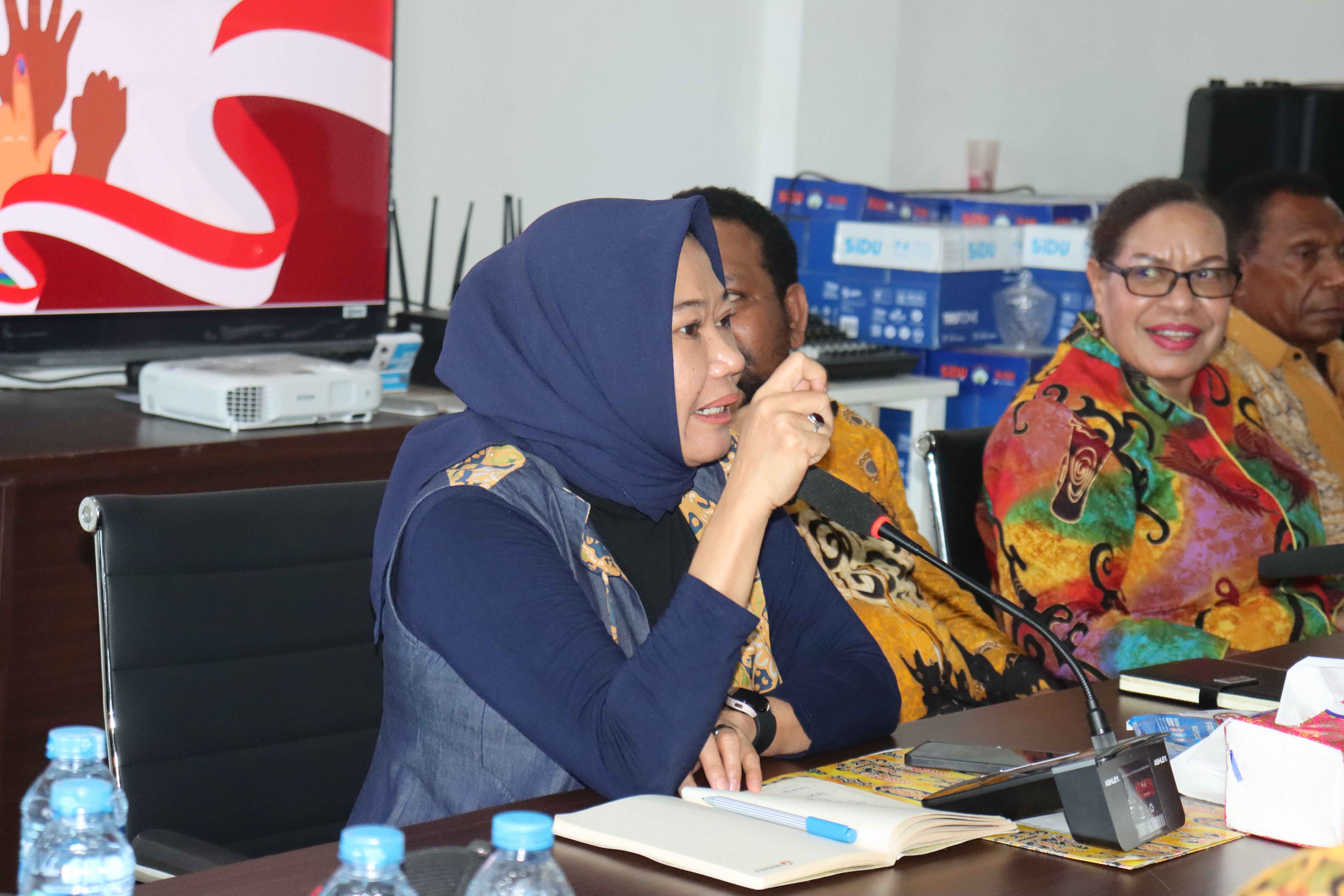 Zatriawati - Kordiv PP Datin Bawaslu Papua Barat Daya