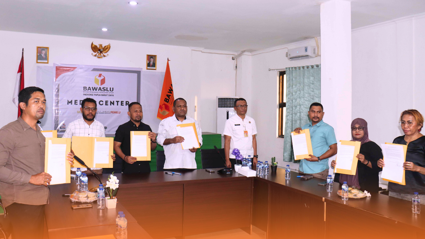 Penandatangan IKU Bawaslu Provinsi, Bawalsu kabupaten dan Kota Se-Provinsi Papua Barat Daya