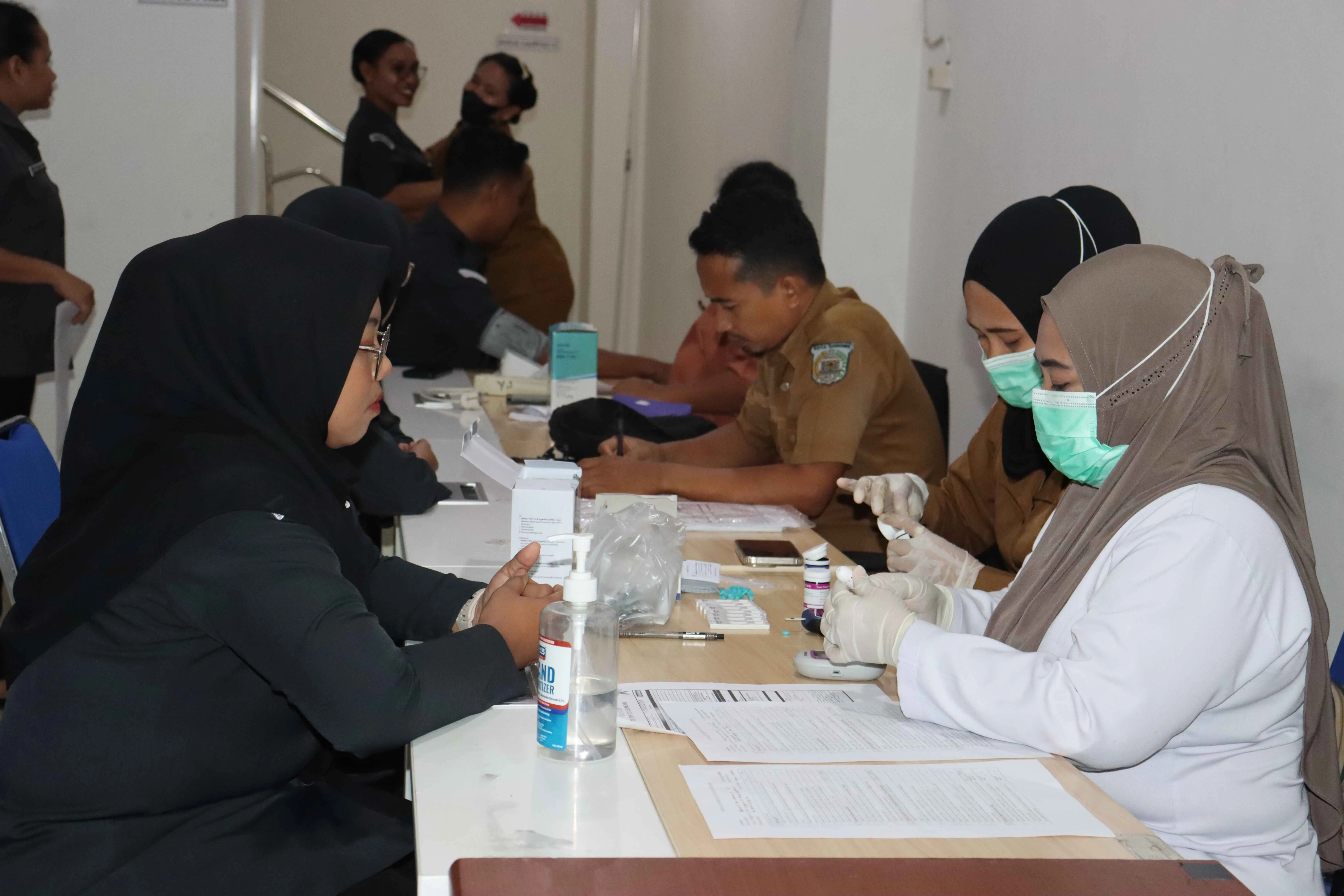 Jumat Sehati, Puskesmas Malawei Kota Sorong Lakukan Pemeriksaan Kesehatan Gratis bagi Jajaran Bawaslu PBD