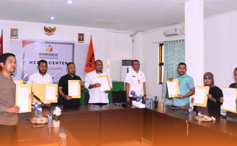 Penandatangan IKU Bawaslu Provinsi, Bawalsu kabupaten dan Kota Se-Provinsi Papua Barat Daya